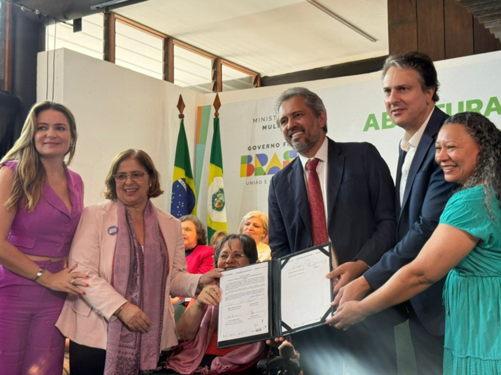 MEC cria Prêmio Maria da Penha Em encontro que celebrou os 18 anos da Lei Maria da Penha, Pasta anunciou criação de prêmio de R$ 2,5 milhões como reconhecimento de iniciativas das redes de ensino para a educação voltada aos direitos das mulheres